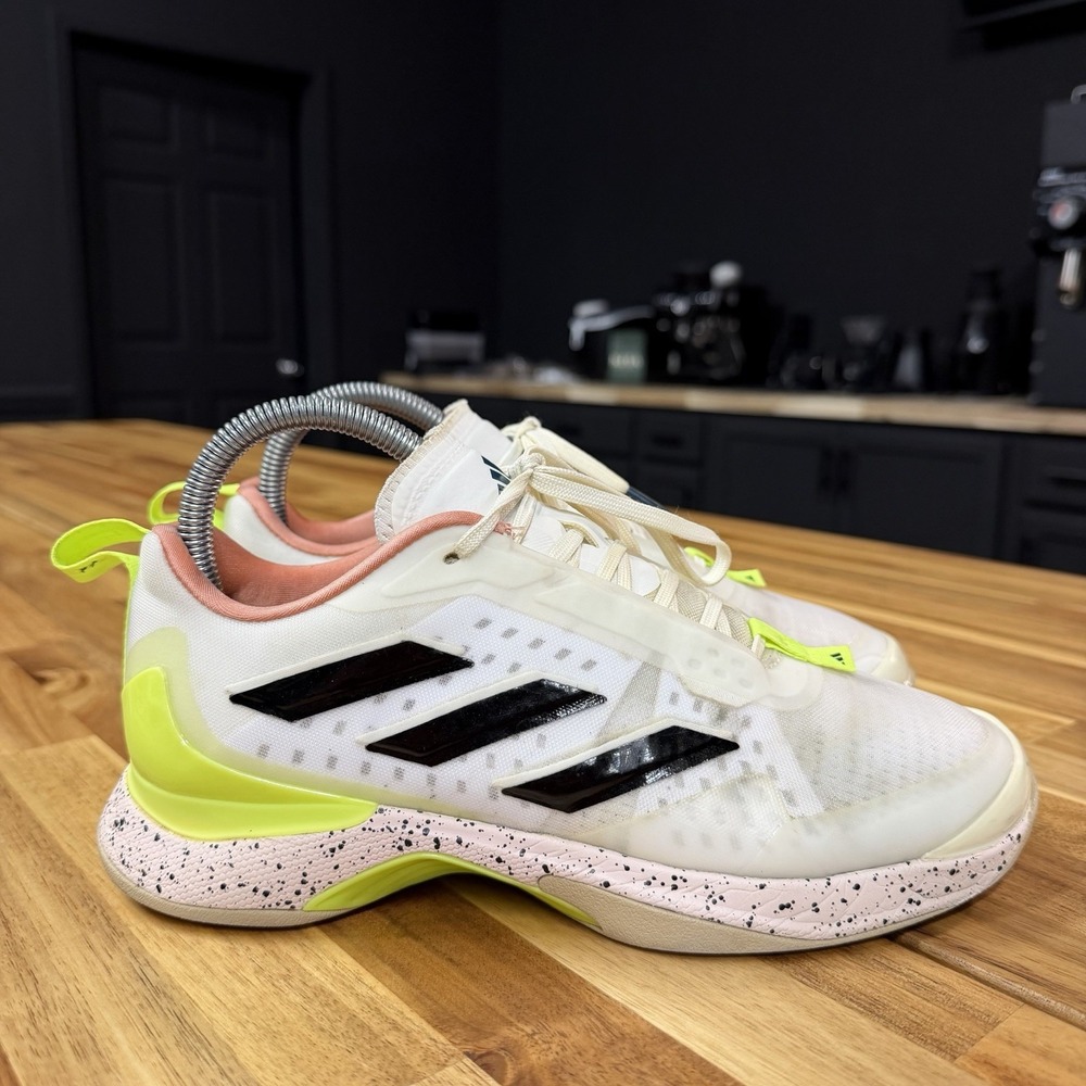 Adidas Avacourt  Women's Tennis Pickleball Shoes white black lucid lemon Size 6